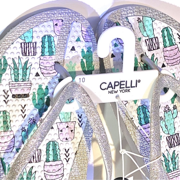 COPY - Price Drop! Capelli New York Flip Flop Comfort Sole Silver Glitter Ladie… - Picture 11 of 13